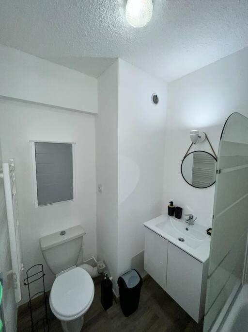 Appartement Moderne & Chaleureux グレウー・レ・バン エクステリア 写真
